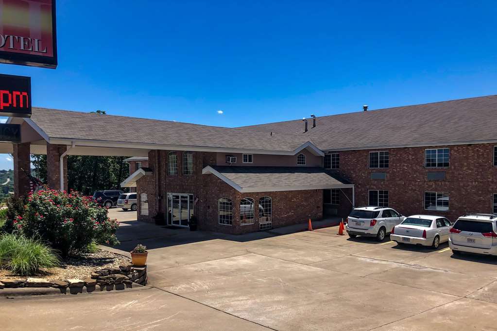 Rodeway Inn Branson, Brick House Exterior foto